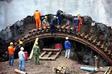 文成隧道钢花管支护案例